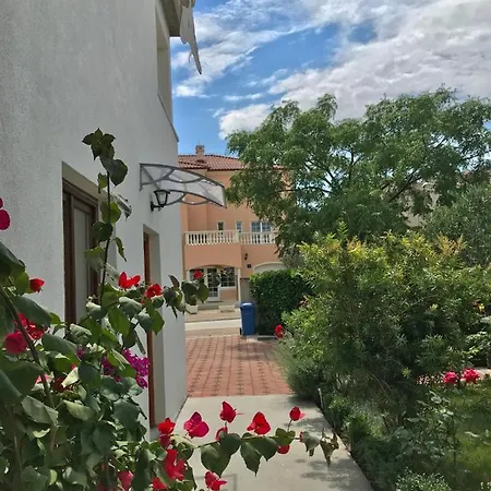 Apartamento Tina *