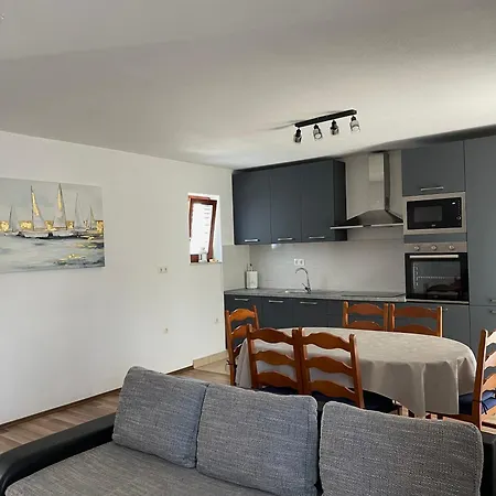 Apartman Tina Pakoštane