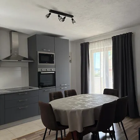 Apartment Tina Pakostane